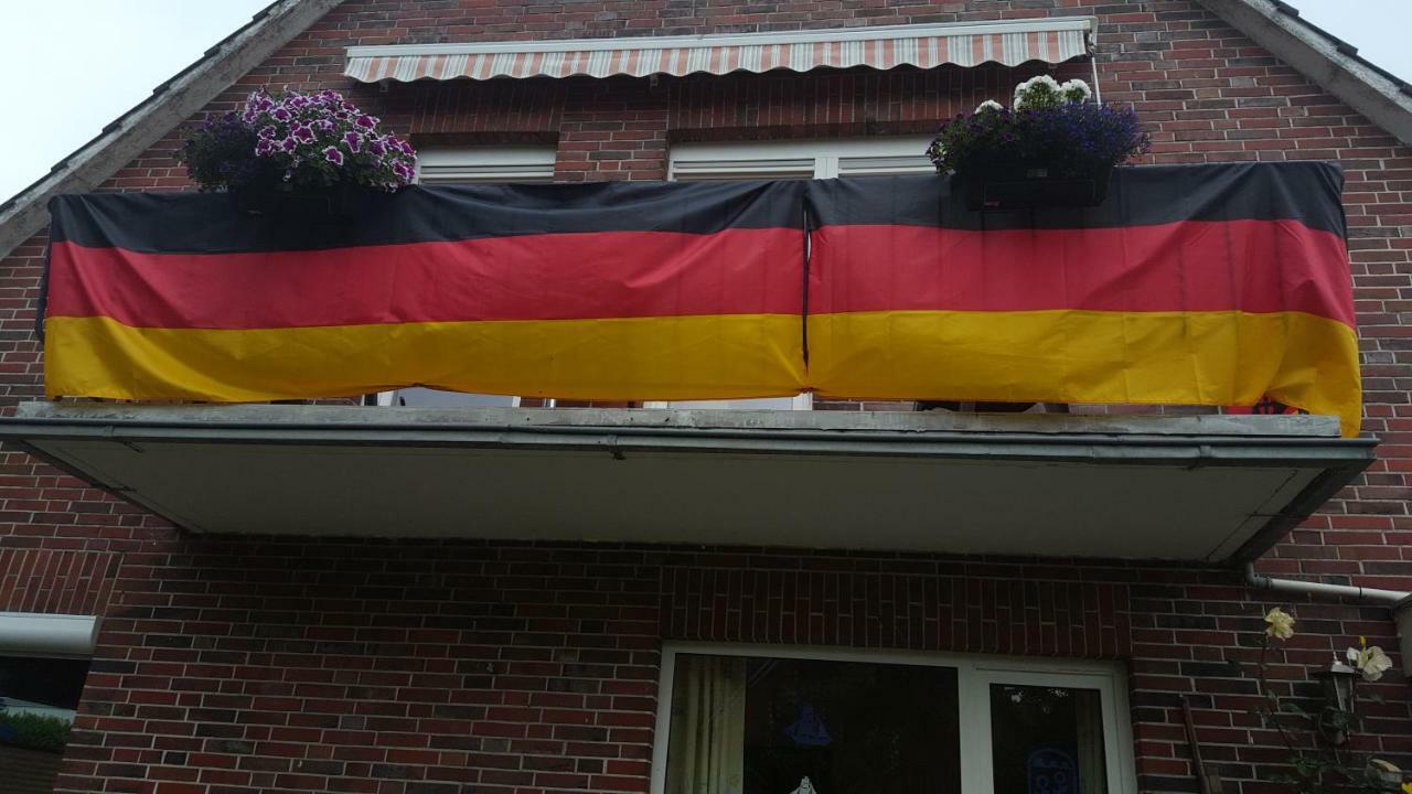 Wohnung 2 Mit Balkon- Haus Annegrete Esens Luaran gambar